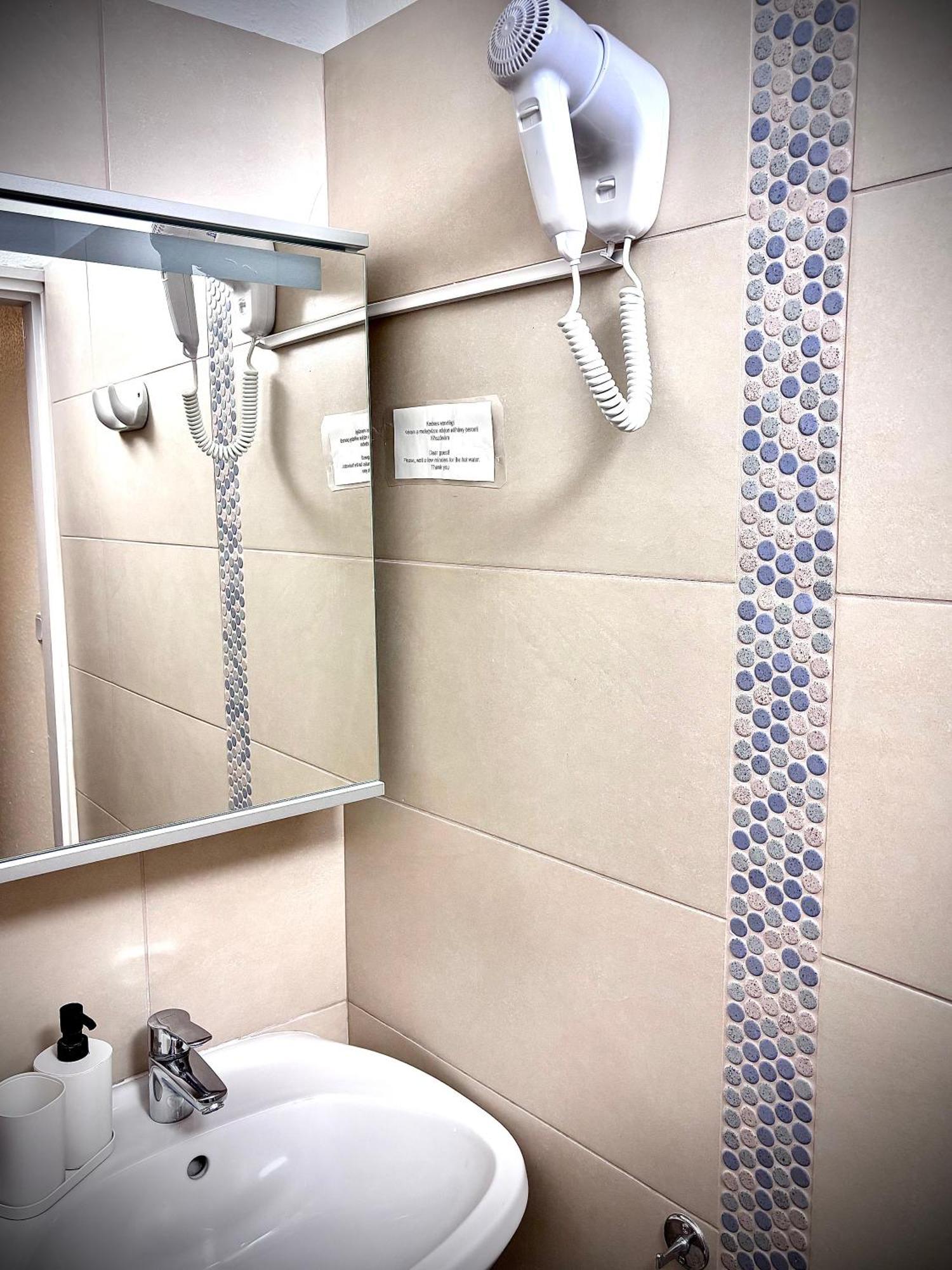 Bed and Breakfast Airportmax Panzio Vecsés Exterior foto